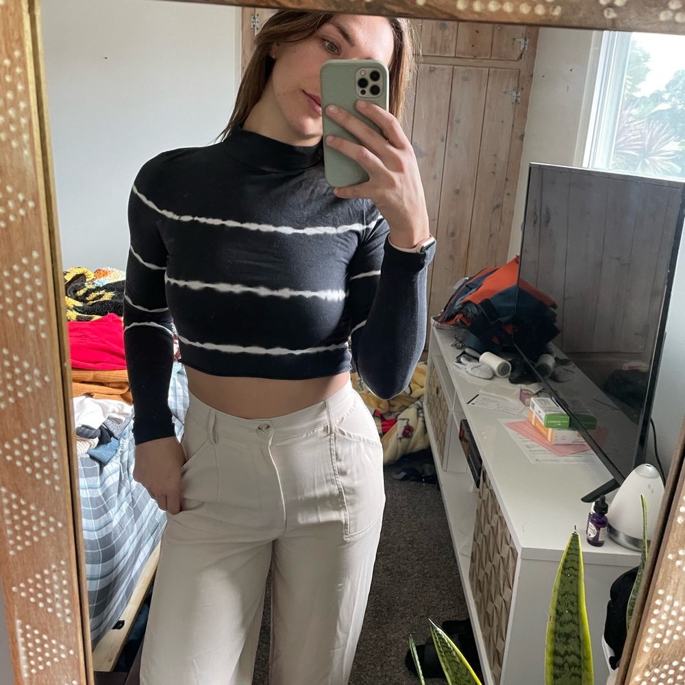Black and white crop top